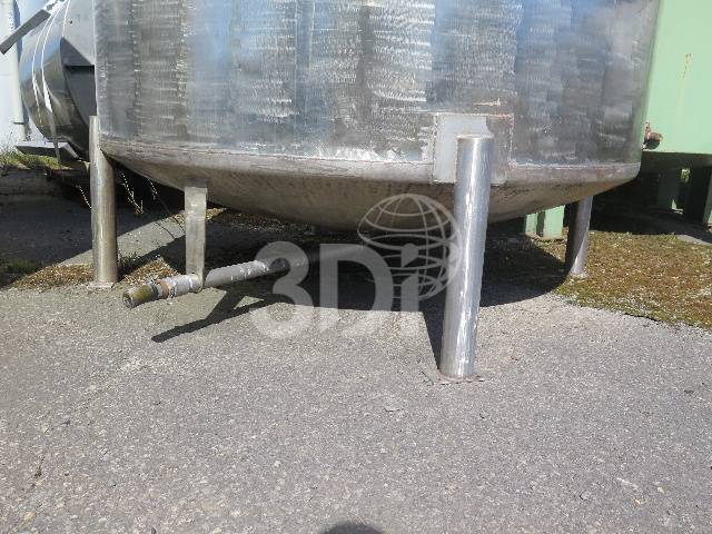 image of the dished base of a 6000 litre stainless steel mixing vessel
