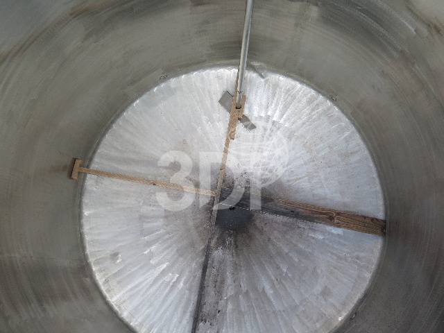 internal image of a used 6000 litre stainless steel mixing vessel