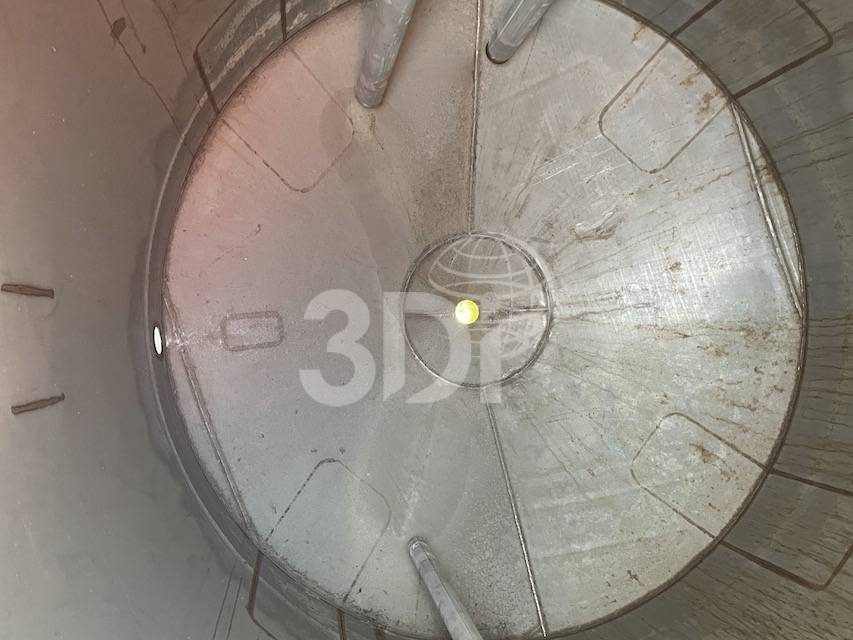 internal image of a 8740 litre stainless steel storage tank