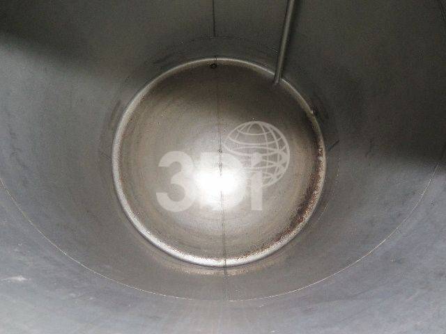 internal image of a 5000 litre stainless steel holding vessel