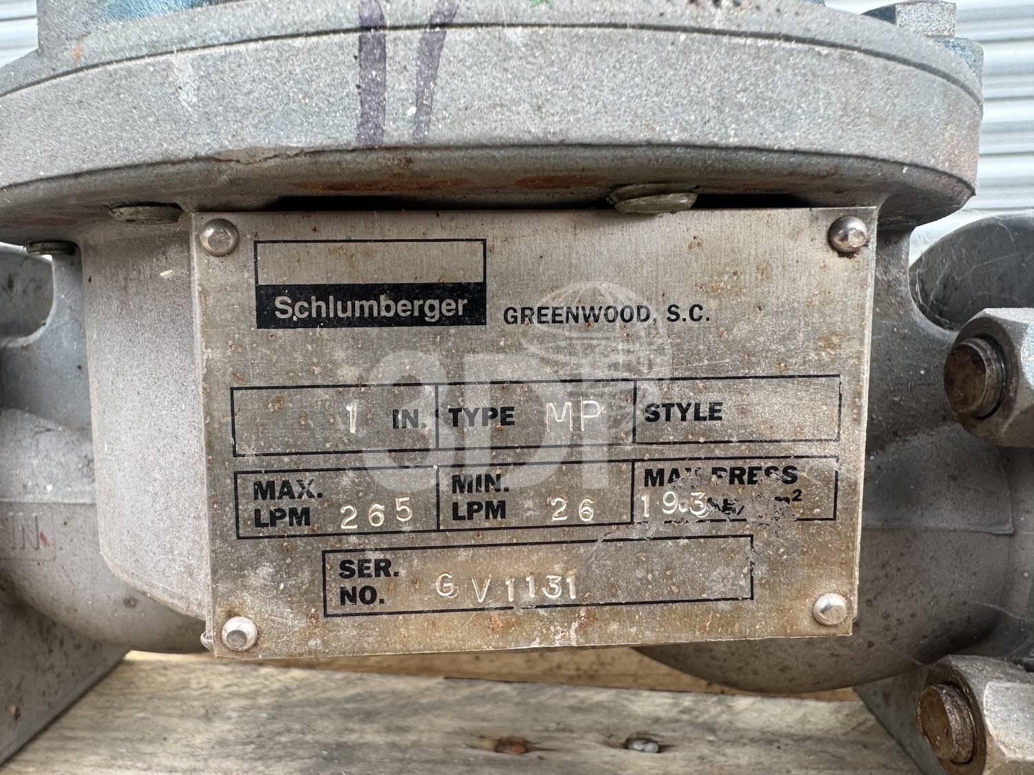 image of the nameplate of a 1 inch neptune mp flow meter