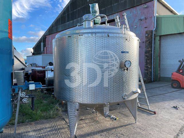 near side image of a 6000 litre jacketed stainless steel mixing vessel