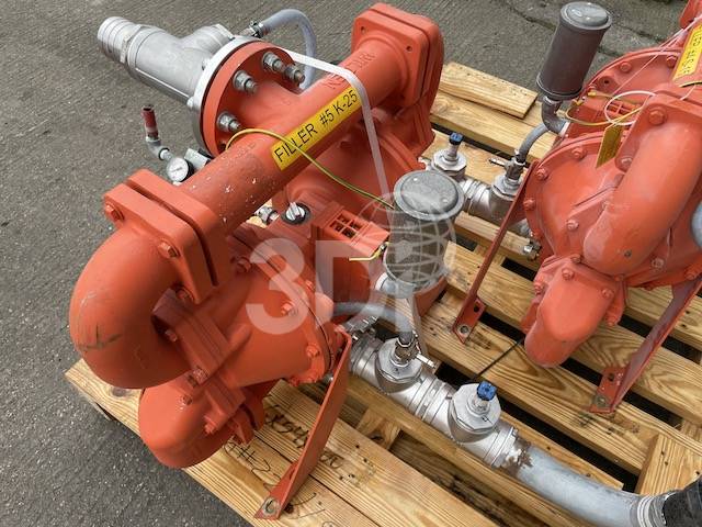 rear image of a wilden pro flo xpx1510 diapragm pump