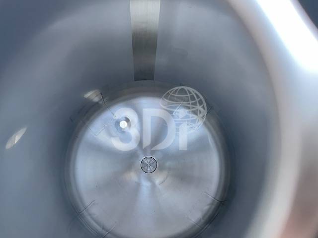 internal image of a 290 litre stainless steel storage tank