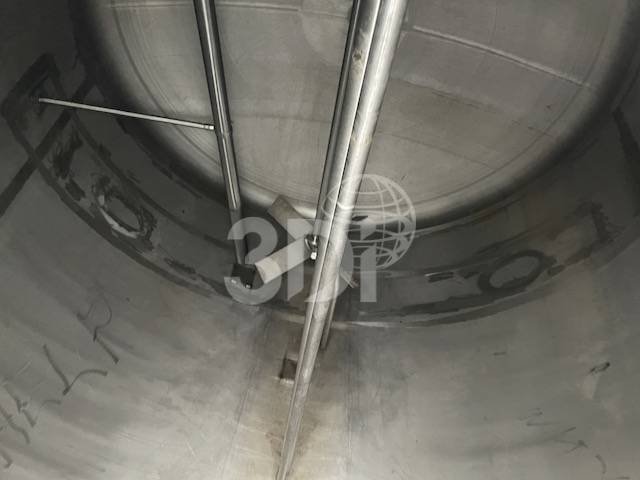 internal image of a 16000 litre stainless steel mixing tank