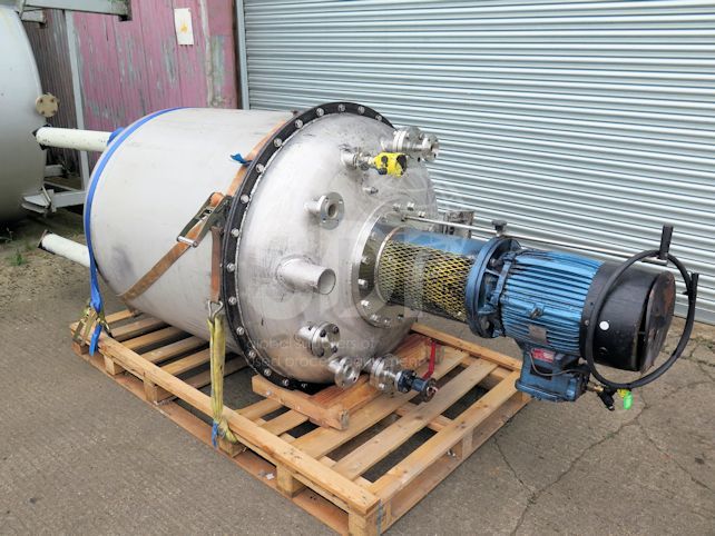 top dish image of a 1000 litre high shear mixing vessel