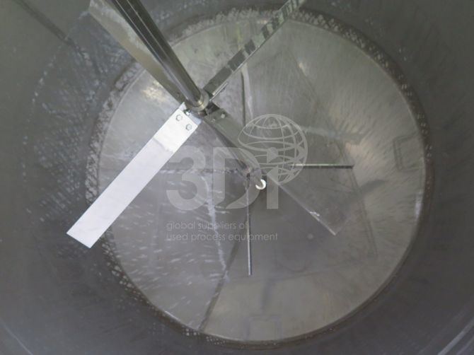 internal image of 18000 litre jacketed mixing tank stock 2438b