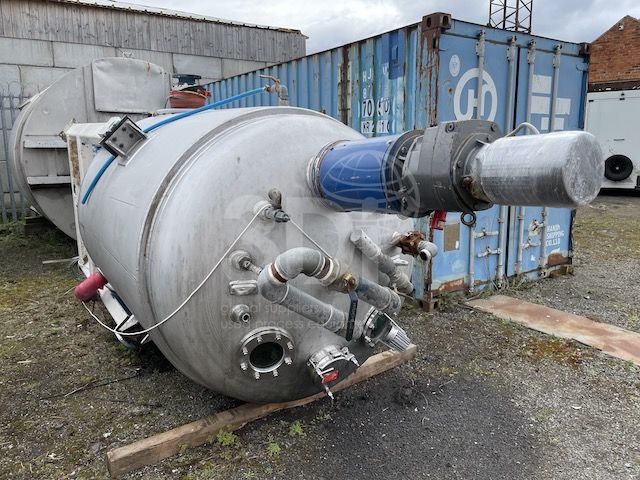 front side image of 4000 litre jacketed stainless process vessel