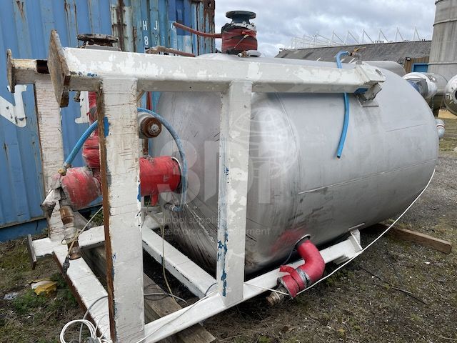 rear side image of 4000 litre jacketed stainless process vessel