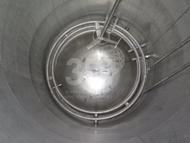 internal image of 4700 litre stainless mixing vessel #2467