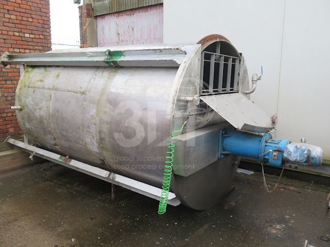 image of 6400 litre stainless mixing vessel in storage