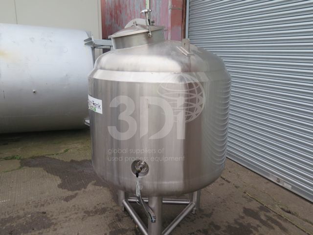 near side image of 700 litre stainless storage tank stock 2290c