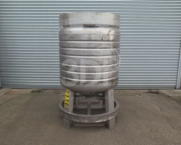 main image of 800 litre stainless storage tank #2143a
