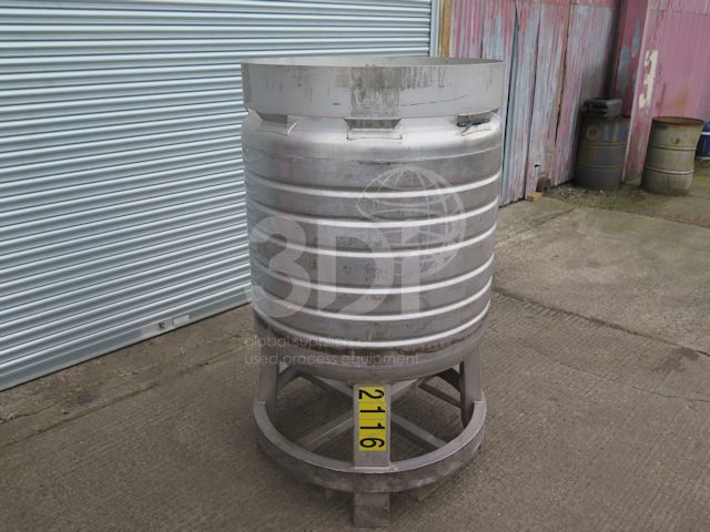 side image of 800 litre stainless storage tank #2143b
