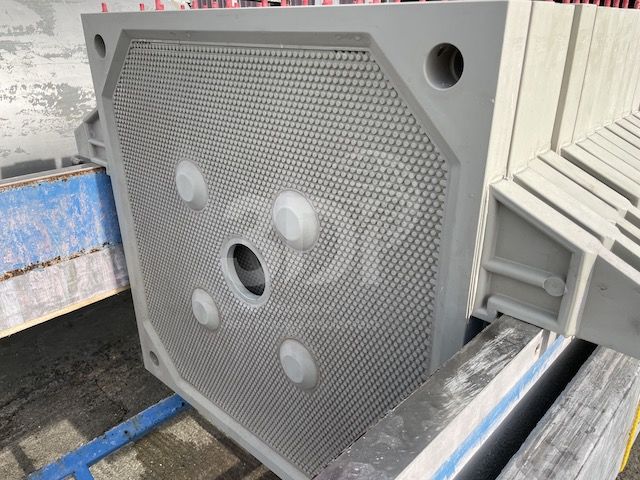 recessed chamber plate image