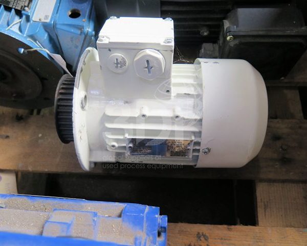 image of Siemens 1LA90704KA11 Three Phase Electric Motor