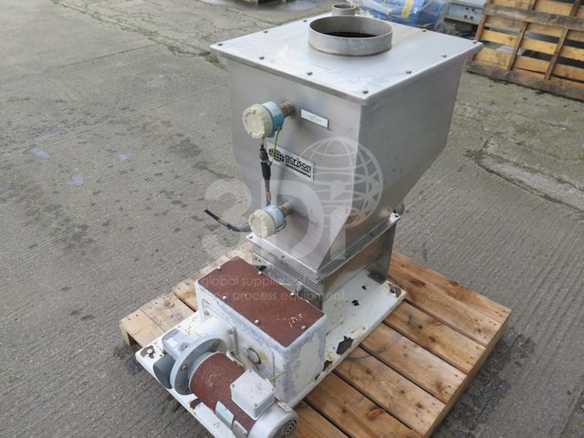 rear image of acrison volumetric feeder model a1-105-2-10 stock 2512b