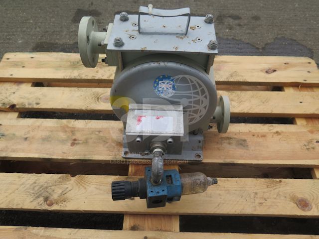 rear image of flotronic diaphragm pump 500 style polypropylene stock 1942c