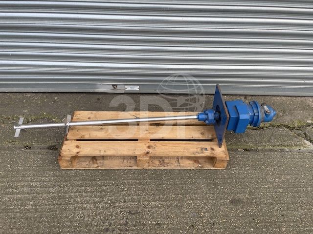 top image of a mixertech turbine agitator