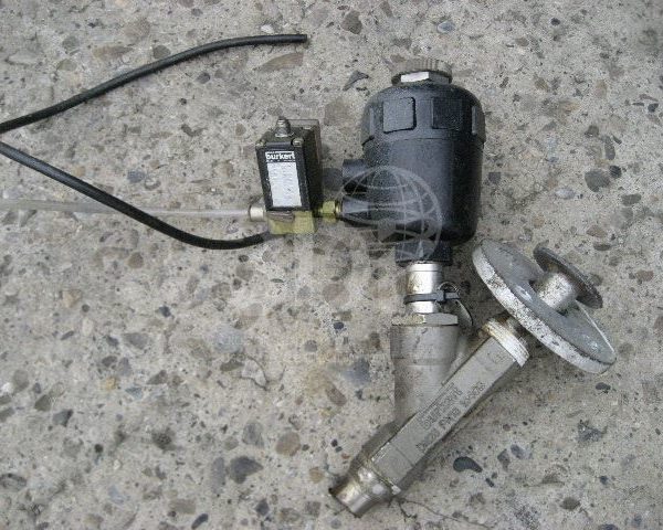Burkert 2/2 Way Angle Seat Valve Type 2000 main image