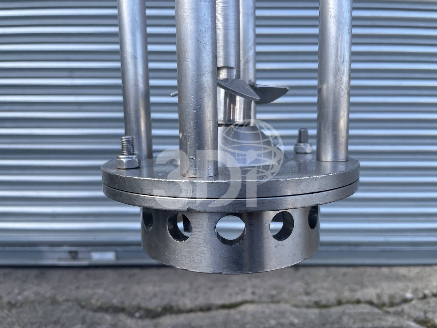 image of a general purpose disintegrating head on a silverson high shear batch mixer model e
