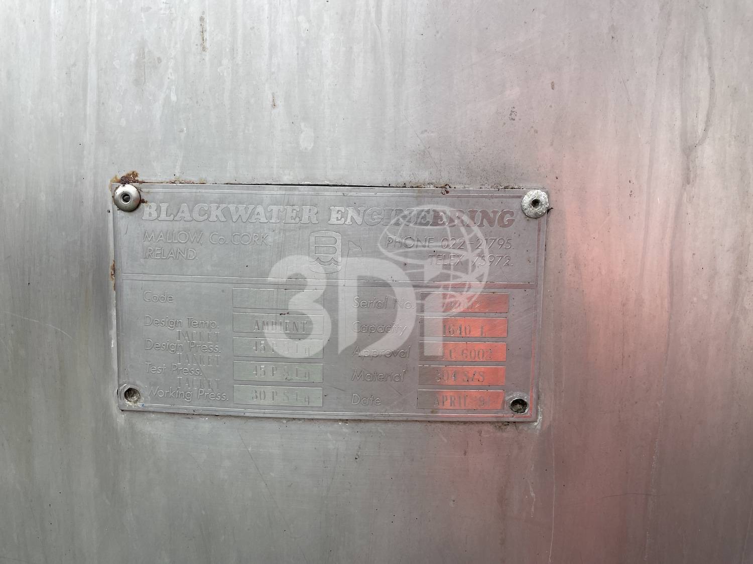 nameplate of a 1640 litre blackwater engineering jacketed stainless steel tank