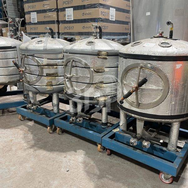 image of 2.5 bbl bright beer tanks used in the brewery industry