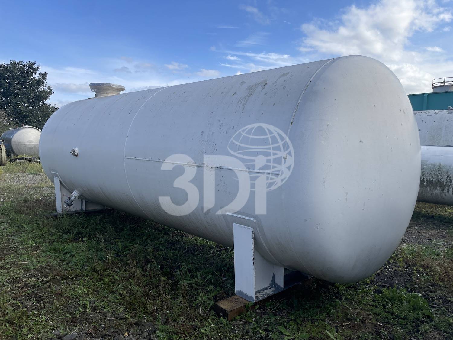 rear image of a used 27276 litre lpg storage tank
