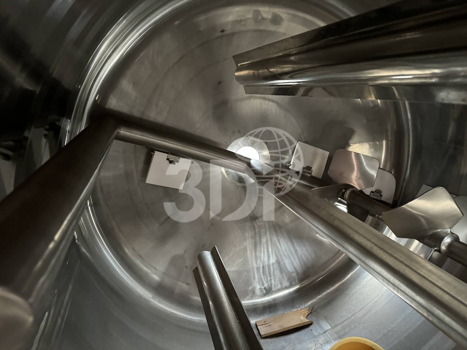 internal photo of a 1820 litre stainless steel jacketed process vessel stock#2870