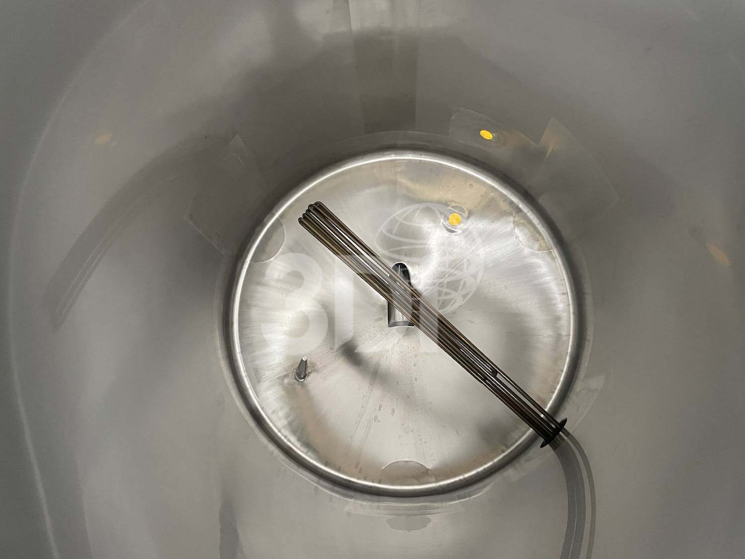 internal image of a 800 litre stainless steel cip vessel