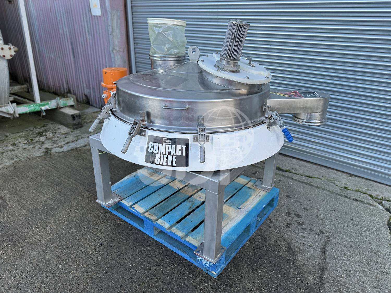 side image of a russell finex compact sieve model 27120