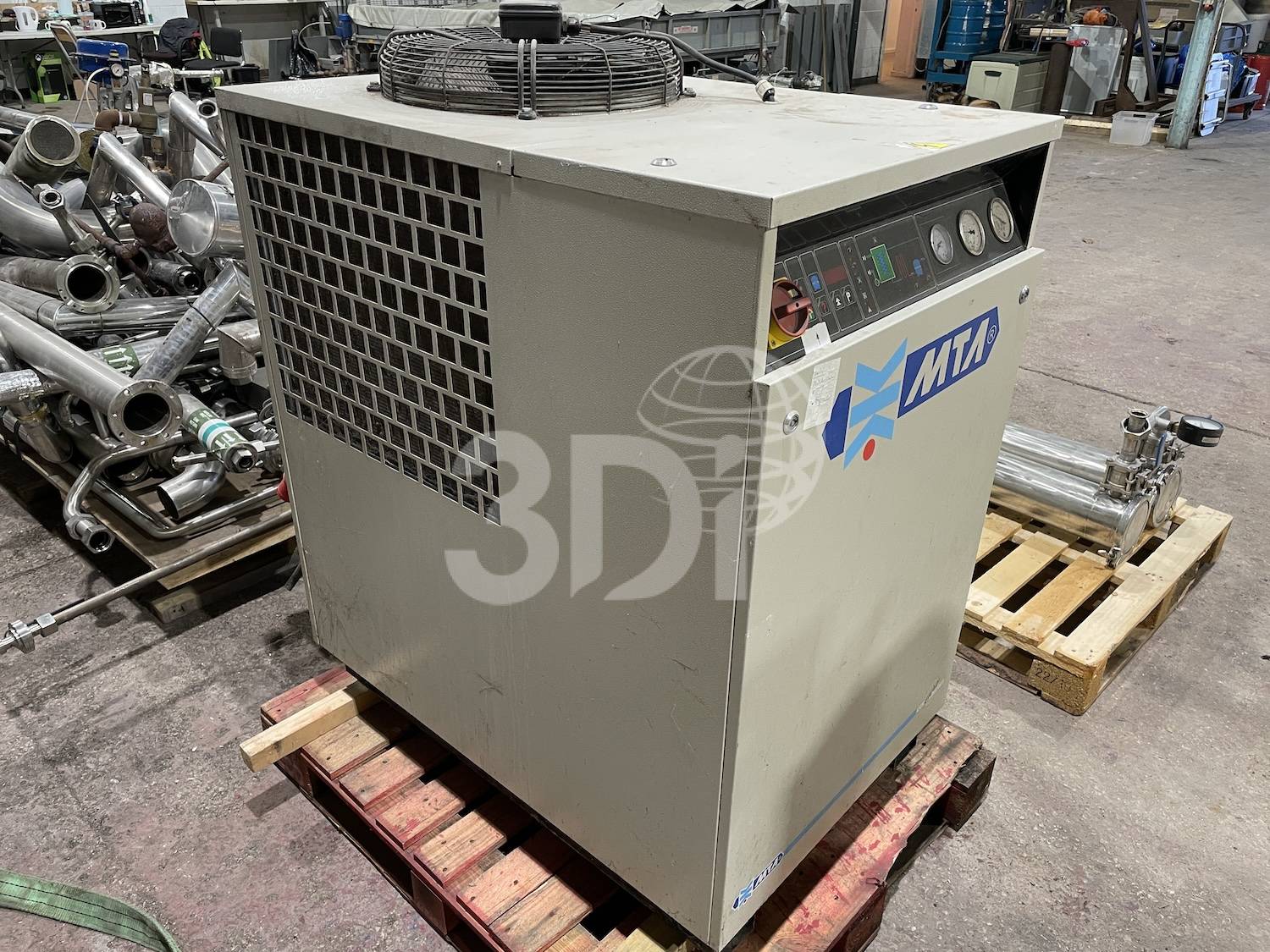 near side view of a mta tae 051 water chiller 2881