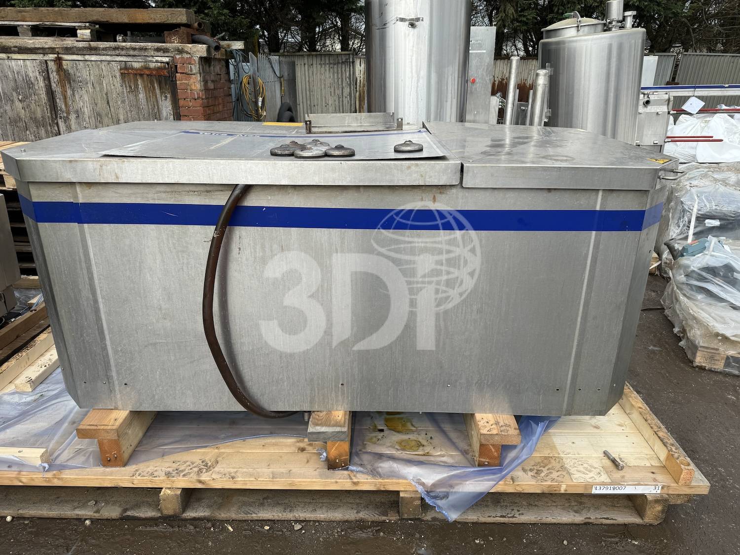 side image of a tetra pak ta25 homogeniser