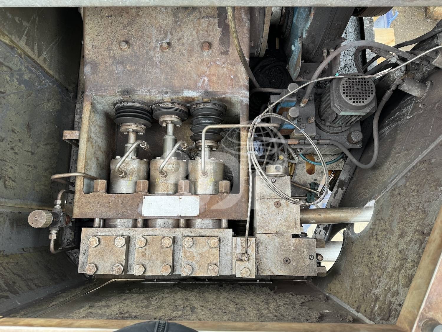 internal image of a tetra pak ta25 200 bar homogeniser