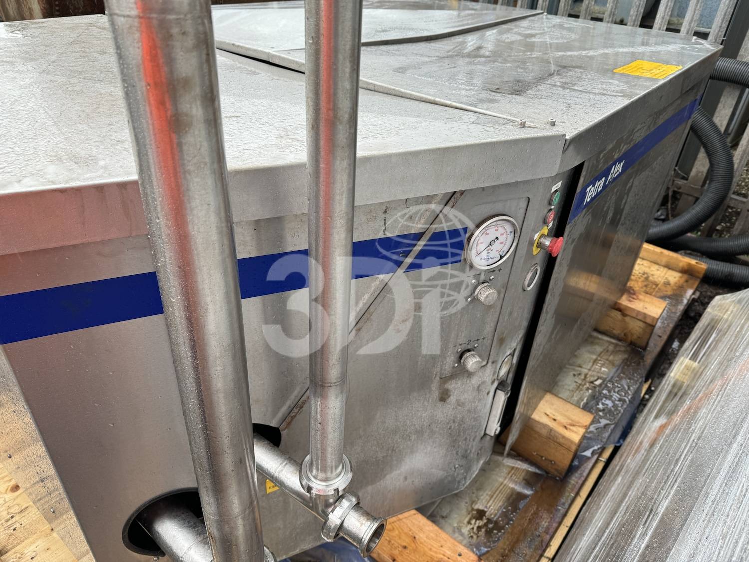 near side image of a tetra pak ta25 200 bar homogeniser