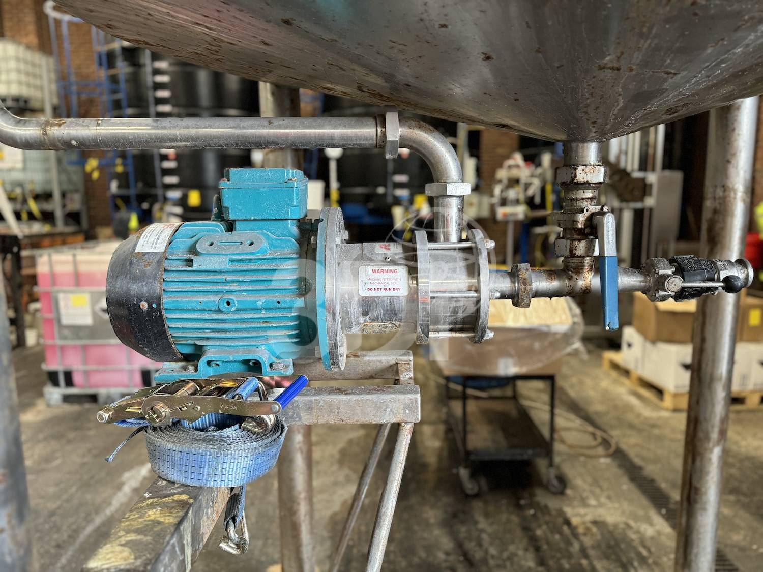 image of an inline high shear mixer fitted to a 4000 litre high shear mixing tank