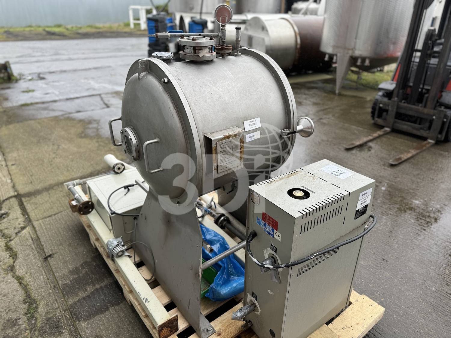 rear image of a mitchell vacuum shelf dryer