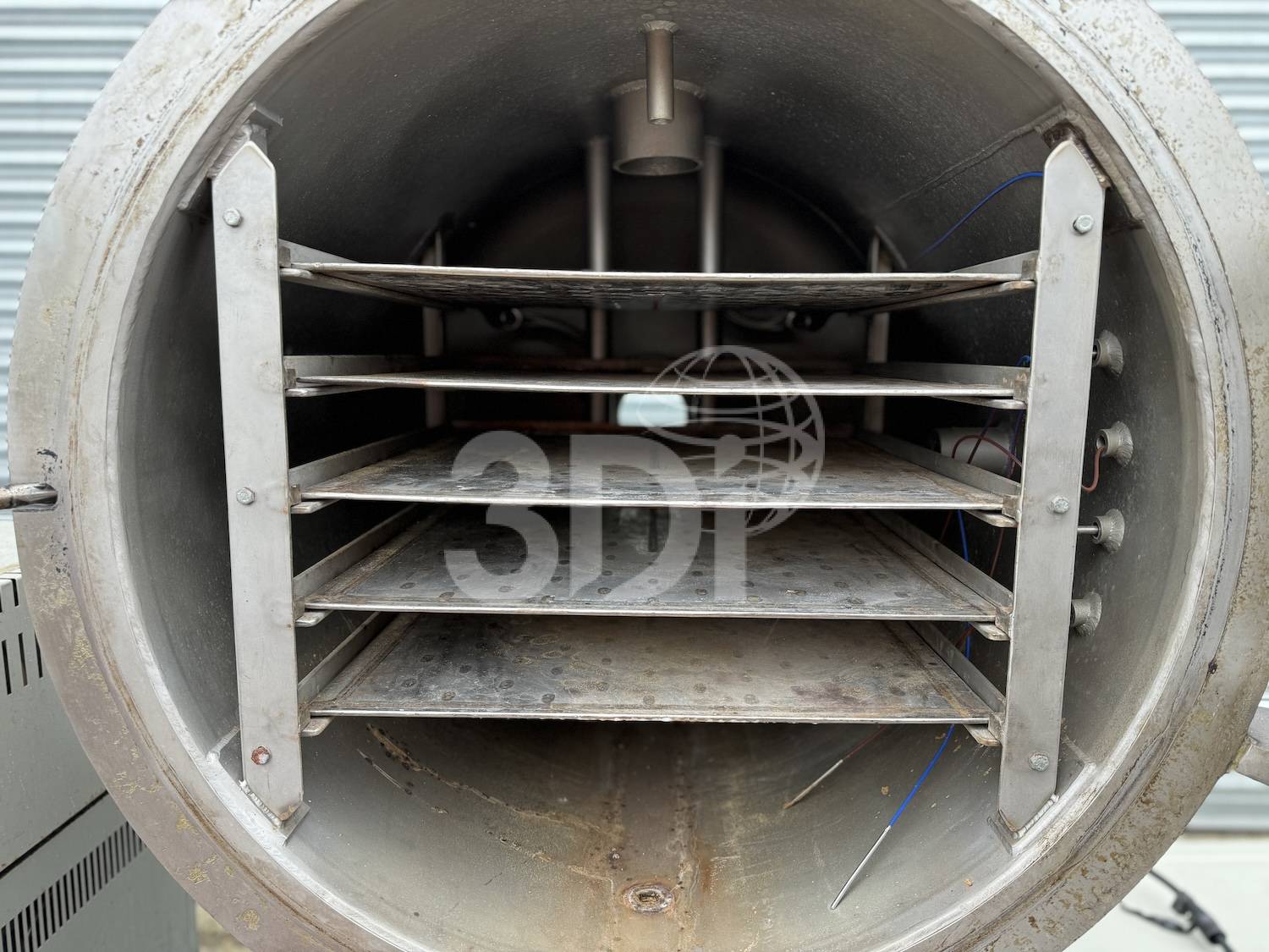 internal image of a mitchell vacuum shelf dryer