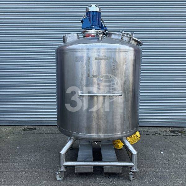 image of a 1000 litre stainless steel process vessel used in the cosmetics industry