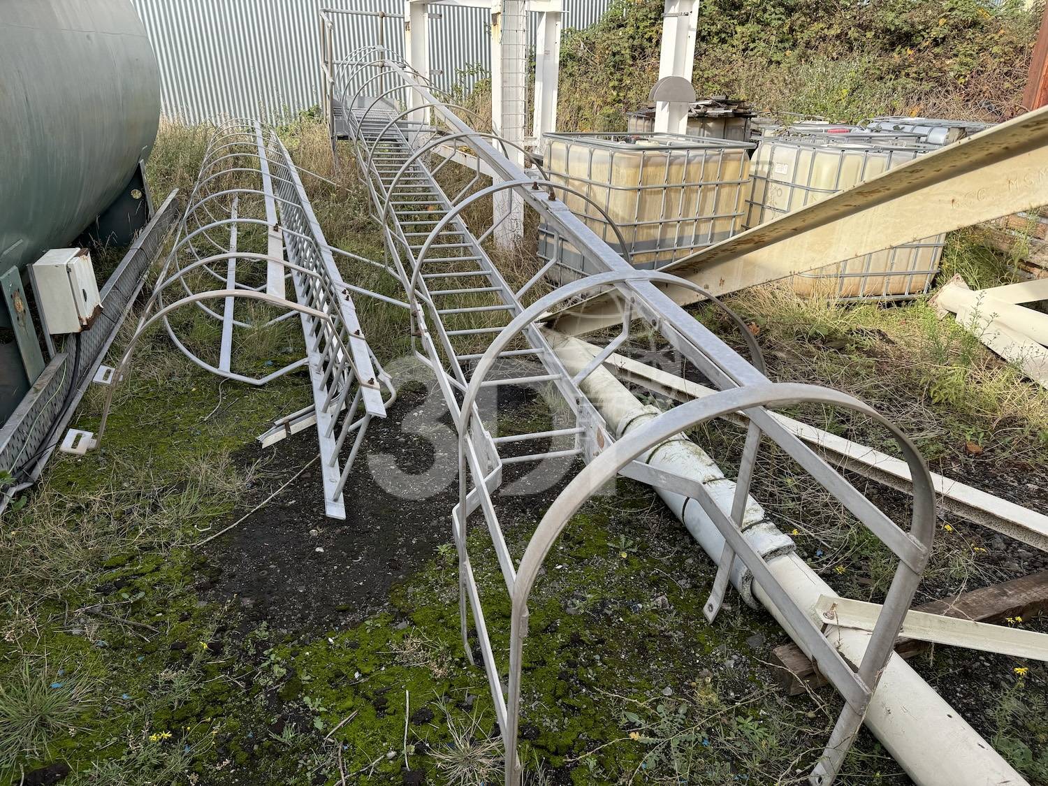 access ladders for a 100m3 steel silo