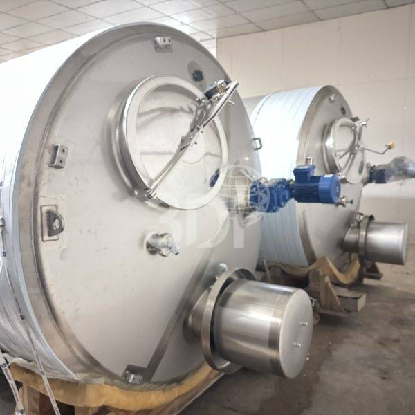 image of a 10820 litre stainless steel mixing tank 2925
