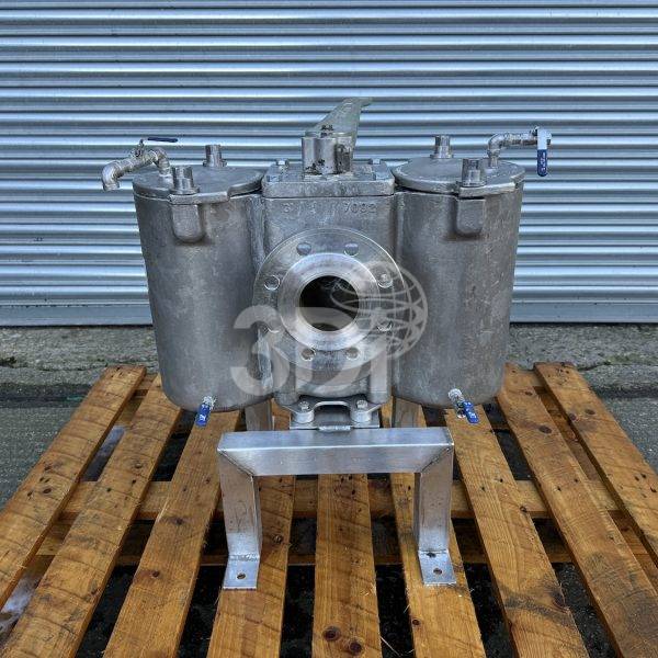 image of a used eaton model 53 duplex strainer