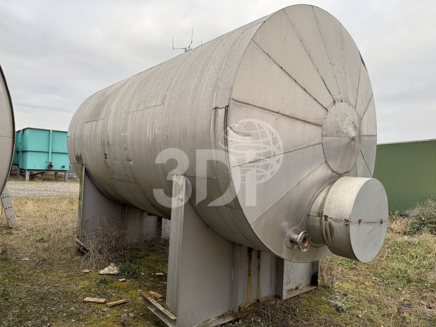 end image of a 31750 litre stainless steel storage tank
