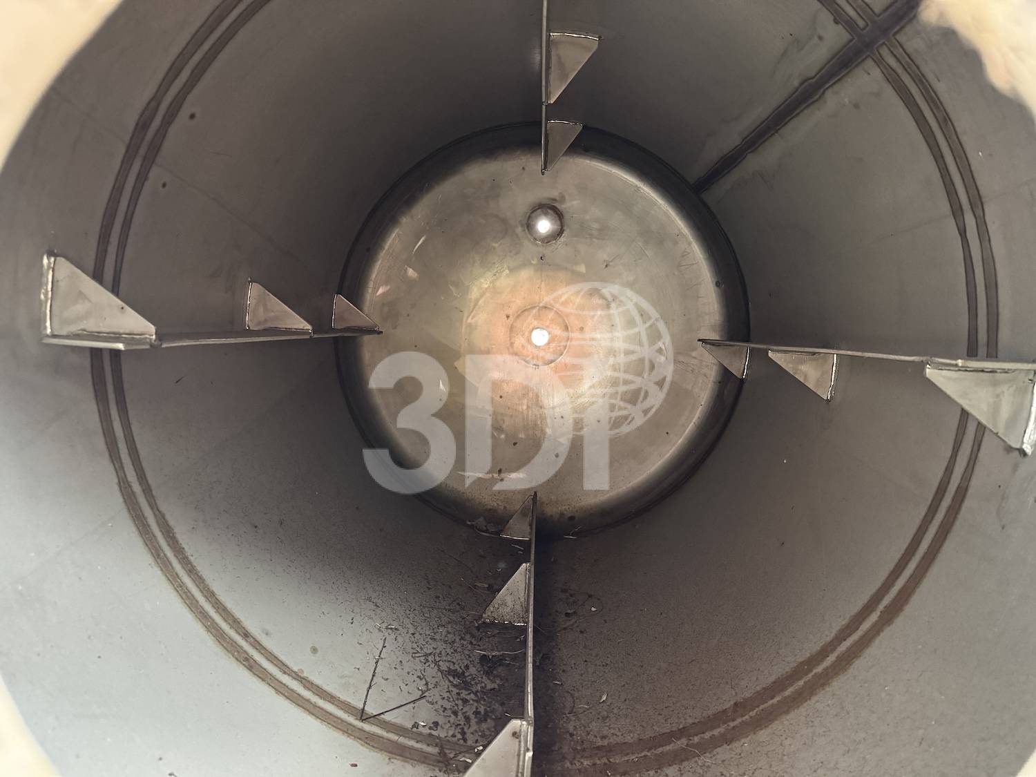internal photo of a 1000 litre jacketed stainless steel mixing vessel
