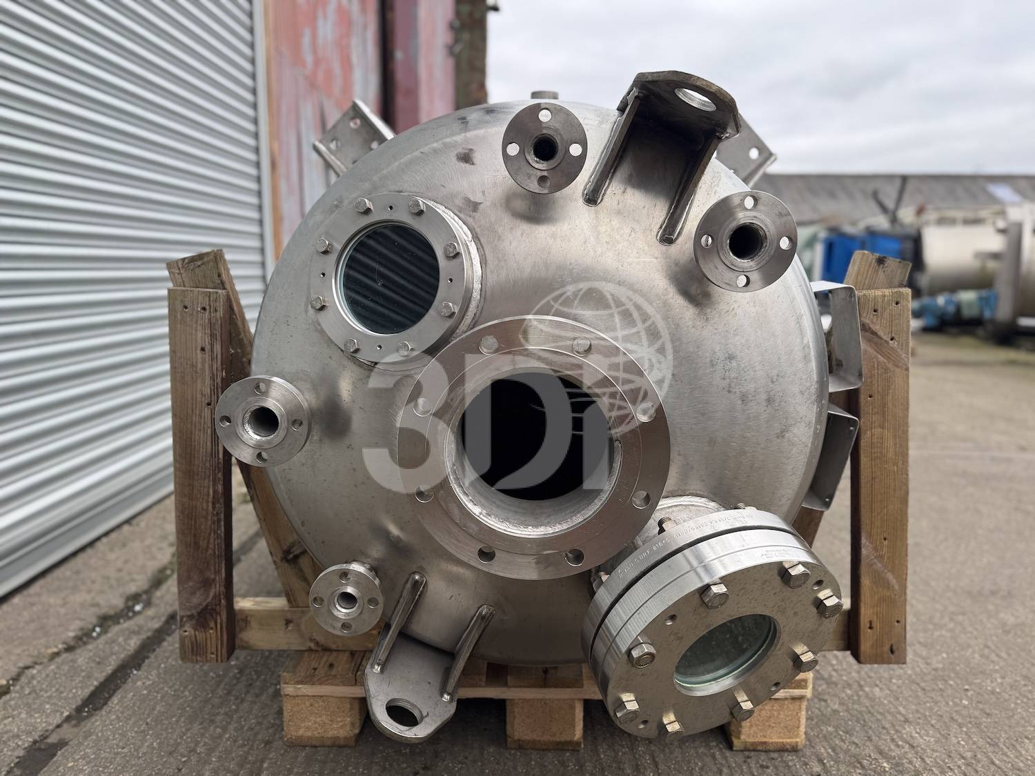 top dish image of a 1000 litre jacketed stainless steel mixing vessel
