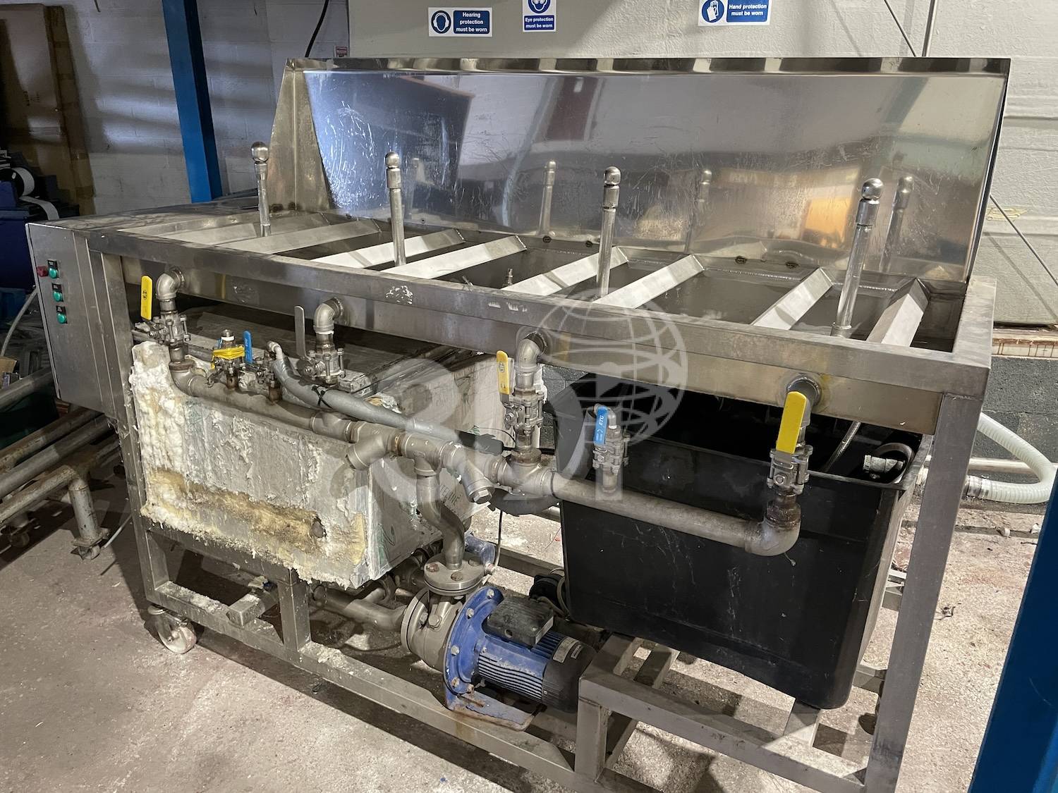 near side photo of a cask washer 4 head semi automatic stock number 2953