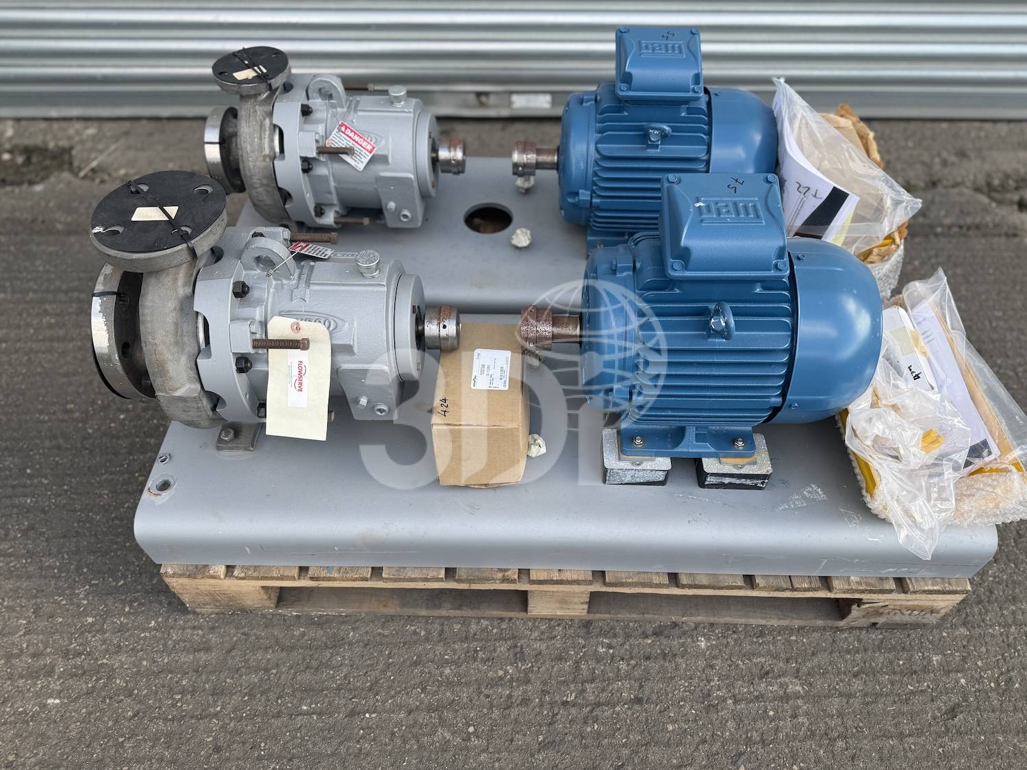 top image of a flowserve durco magnetic drive