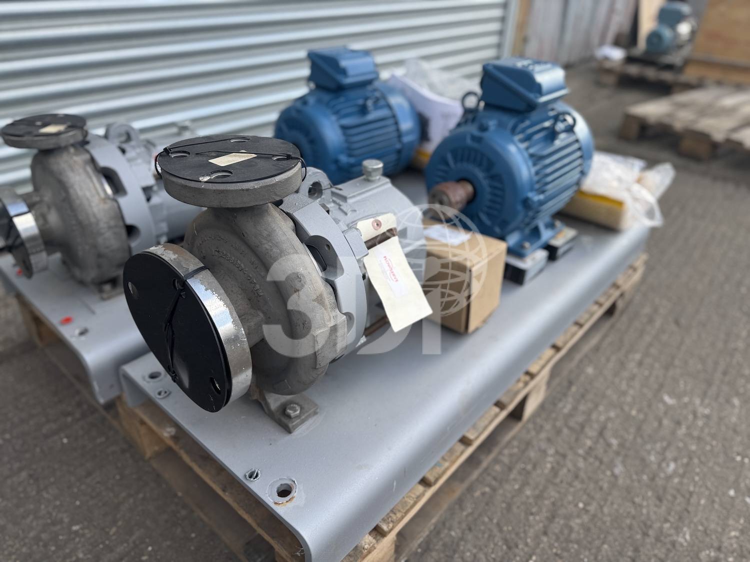front image of a flowserve durco magnetic drive pump