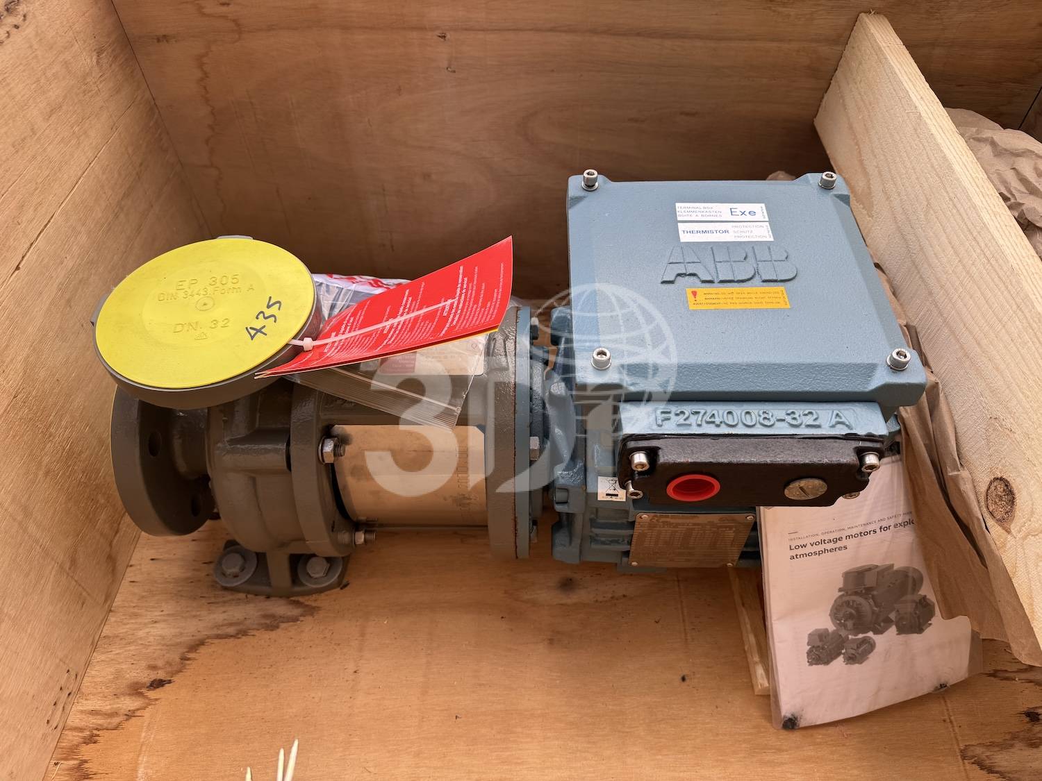 side image of a flowserve durco mark 3 iso close coupled process pump