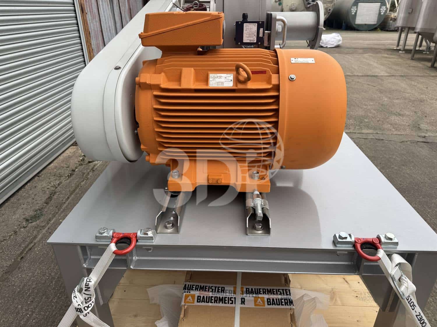 bauermeister-um3.3nex-universal-mill-2979-5 image of the electric motor of a bauermeister um3.3 nex universal mill